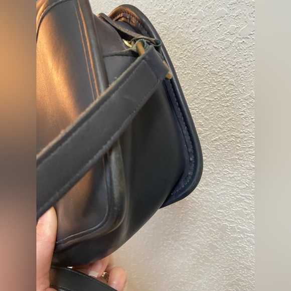 Vintage Coach Black Leather Crossbody Shoulder Handbag No. D4C-9931 - Picture 7 of 16